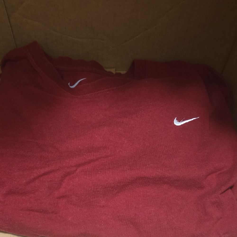 Nike Men's Red Short Sleeve Tee